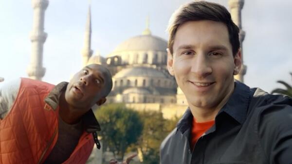 5 Alasan Banyak yang Doyan Berfoto Selfie.