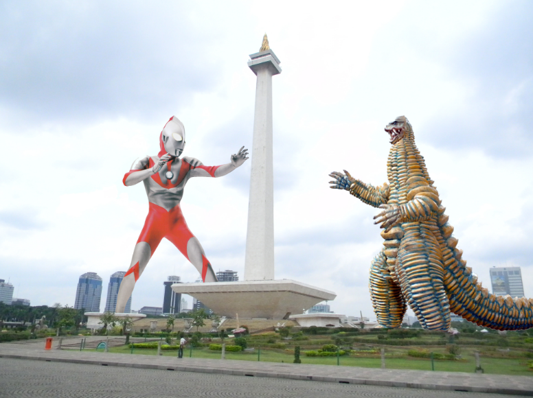 WOOOW. TERNYATA ADA ULTRAMAN DI MONAS. ANE BARU LIAT &#91;PIC&#93;