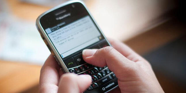 Melihat Kepribadian Dari Cara Agan Pakai Handphone 