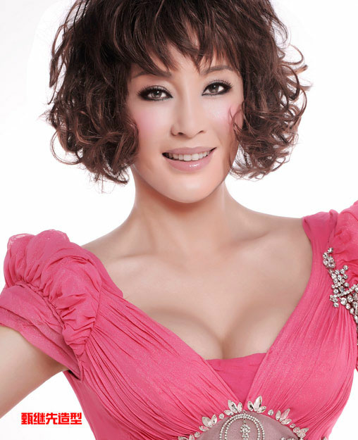 Artis Cantik Berwajah Remaja ini Usia ... ? ( tebak yuk ) !!!