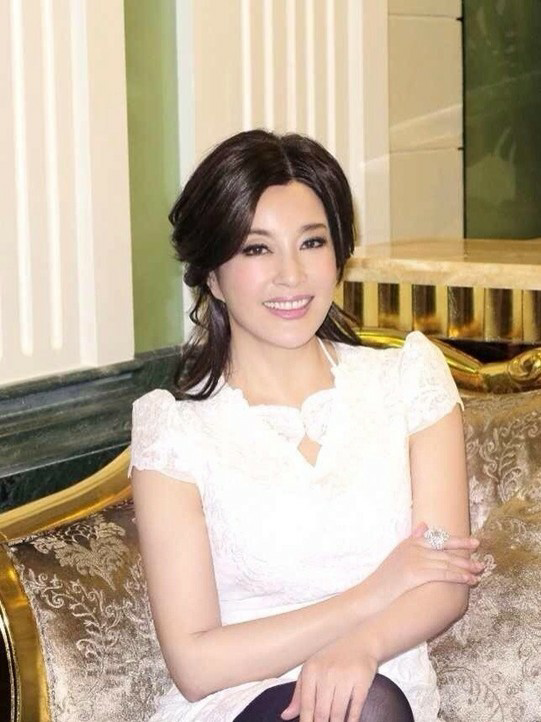 Artis Cantik Berwajah Remaja ini Usia ... ? ( tebak yuk ) !!!