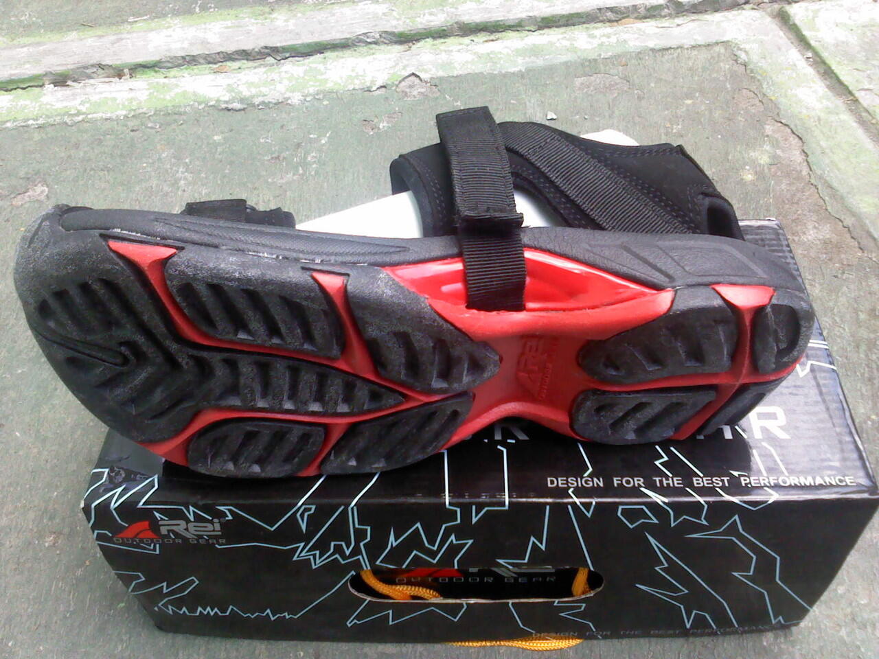 Terjual Sandal Gunung REI  KASKUS