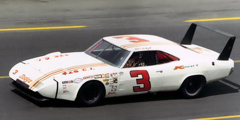 Mau naik mobil harus jadi kaya gini toss!!!