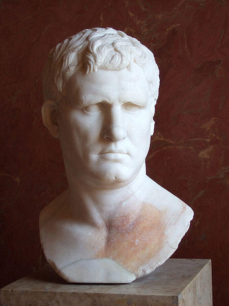 Mengenal Museum Terbaik Louvre