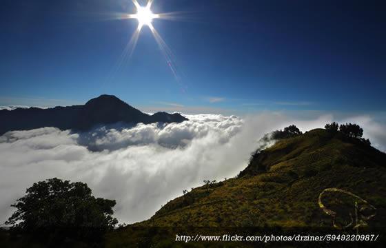 Gunung Rinjani: Menyingkap Panorama Alam Rumah dari Dewi Anjani &#91;PIC&#93;
