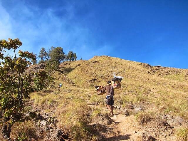 Gunung Rinjani: Menyingkap Panorama Alam Rumah dari Dewi Anjani &#91;PIC&#93;