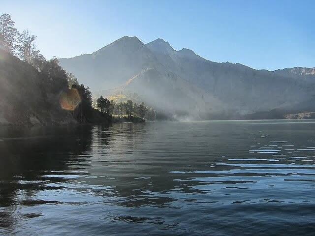 Gunung Rinjani: Menyingkap Panorama Alam Rumah dari Dewi Anjani &#91;PIC&#93;