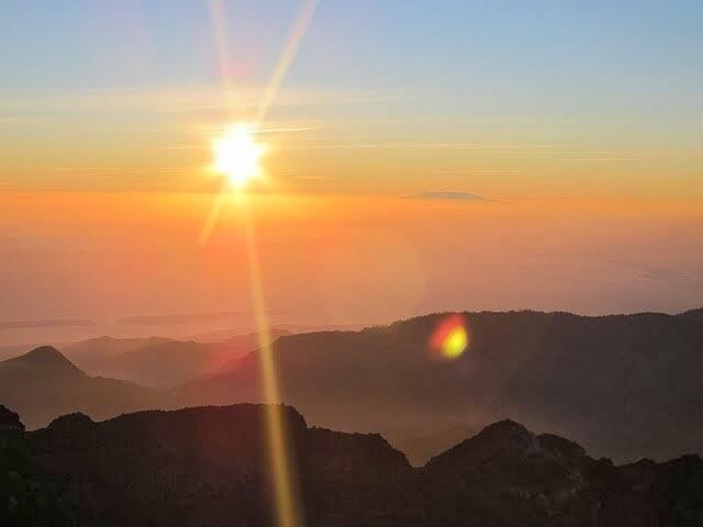Gunung Rinjani: Menyingkap Panorama Alam Rumah dari Dewi Anjani &#91;PIC&#93;