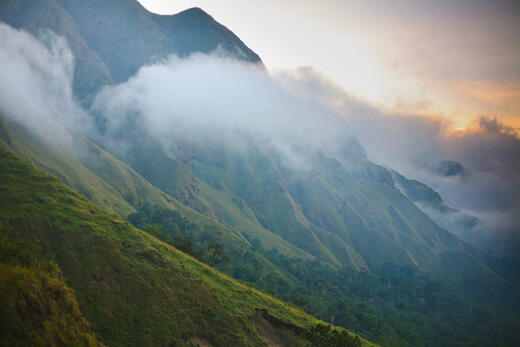 Gunung Rinjani: Menyingkap Panorama Alam Rumah dari Dewi Anjani &#91;PIC&#93;