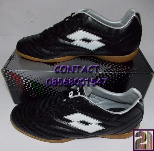 terjual sepatu futsal lotto umbro reebok original murah terjual sepatu futsal lotto umbro reebok original murah