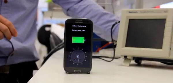 Alat ini bisa ngisi baterai smartphone hanya butuh waktu 30 menit untuk 100%