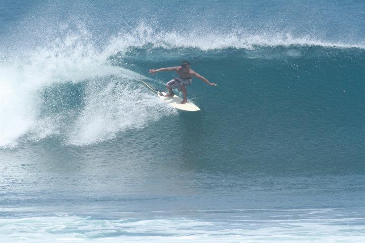 SURF GUIDE/GURU SURFING DI BALI