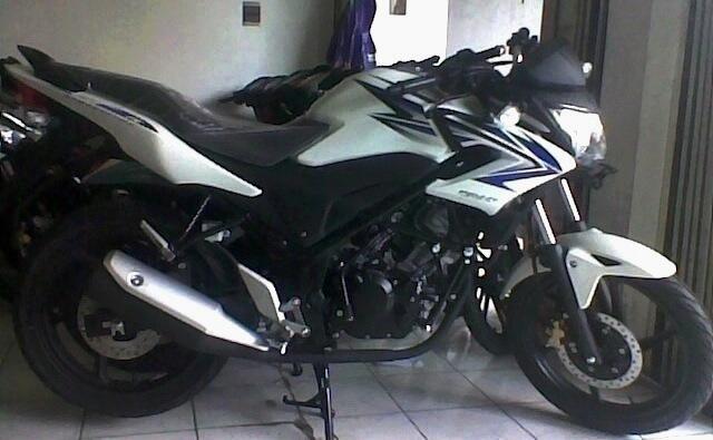 Honda CB 150 R Street Fire ( Cash / Kredit Depok )