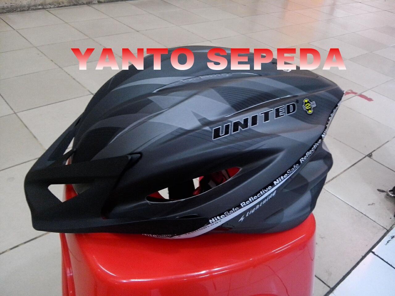 Terjual HELM  SEPEDA  UNITED KASKUS 