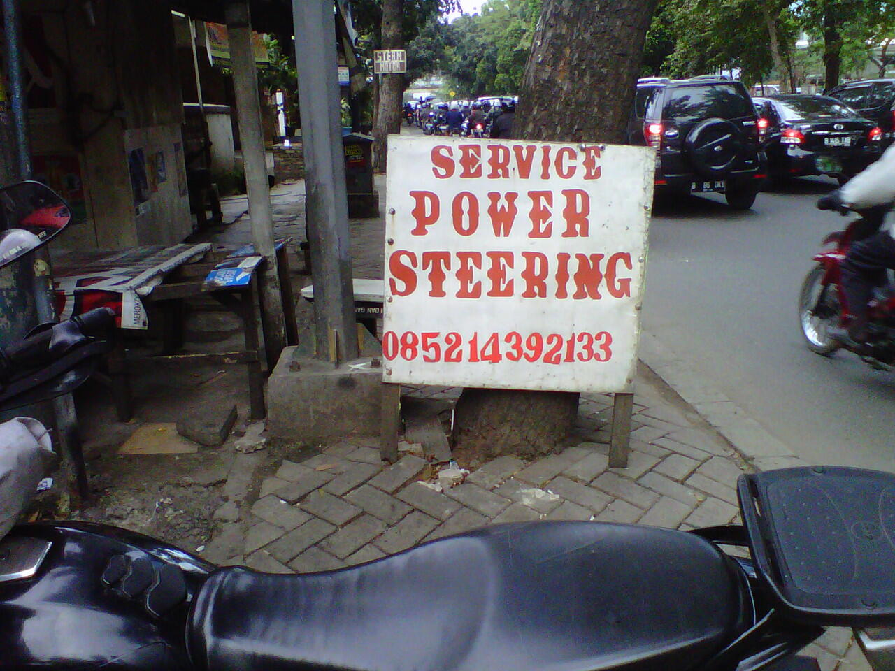 Jatuh dari motor gara2 ayam (jalur casablanca-satrio)