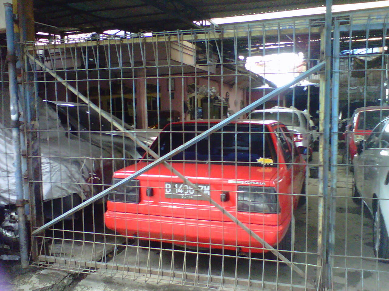 Jatuh dari motor gara2 ayam (jalur casablanca-satrio)