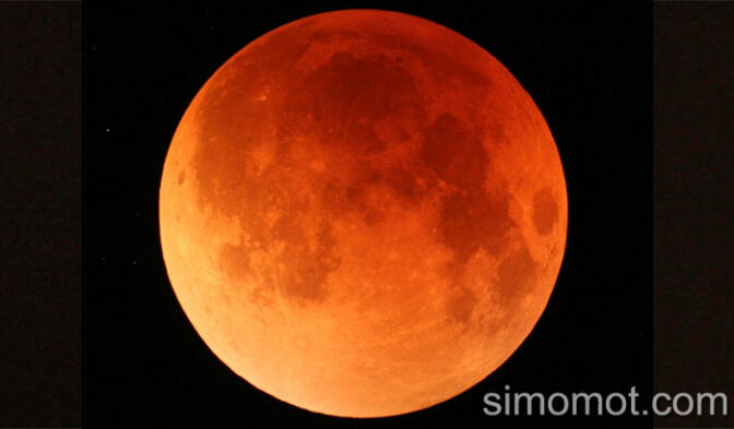 Tanggal 15 April 2014, Bulan berwarna merah: Jangan percaya sebagai pertanda kiamat!