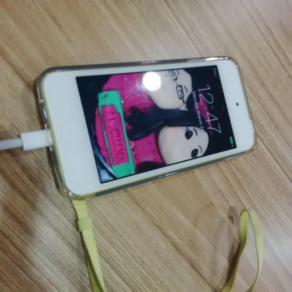 iPOD TOUCH 5th GEN YELLOW 32gb (BARU PAKAI 4 BULAN)