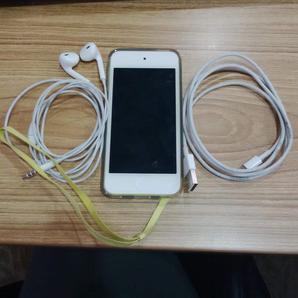 iPOD TOUCH 5th GEN YELLOW 32gb (BARU PAKAI 4 BULAN)