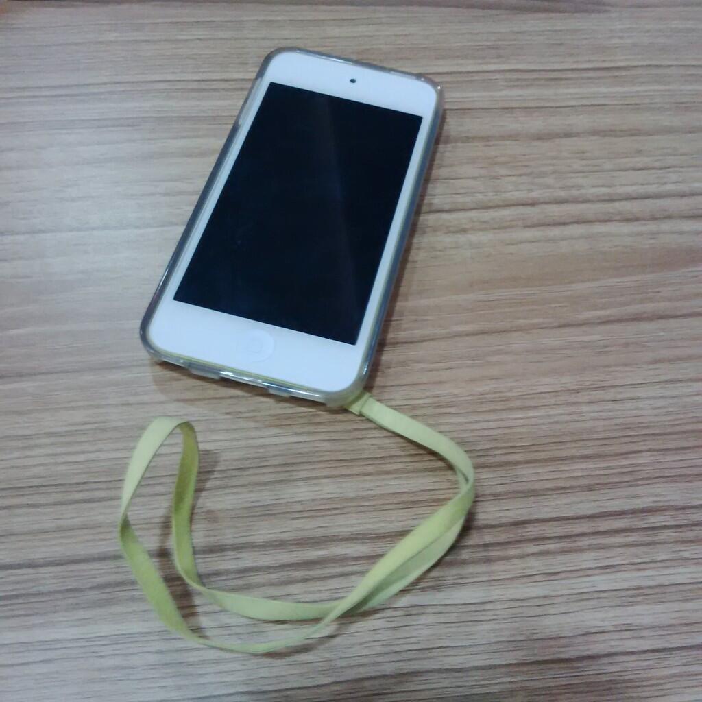 iPOD TOUCH 5th GEN YELLOW 32gb (BARU PAKAI 4 BULAN)