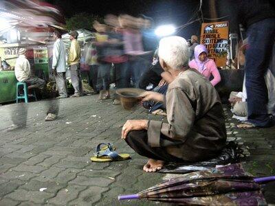 YANG HARUS DI INGAT SEBELUM MENGELUH {Kudu Baca}