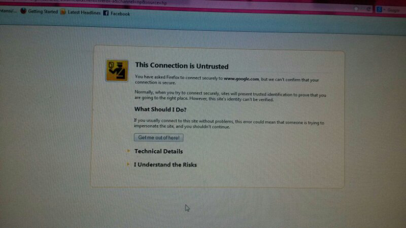 TOLOONGG!!! yang paham komputer+internet intip dikit butuh bantuan :(