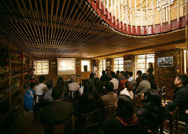 &#91;Amazing&#93; Perpustakaan Multifungsi yang Terbuat dari Bambu di Vietnam.