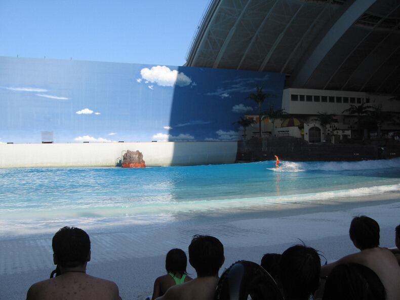 Seagaia Ocean Dome Pantai Buatan Dalam Ruangan Terbesar di Jepang :matabelo