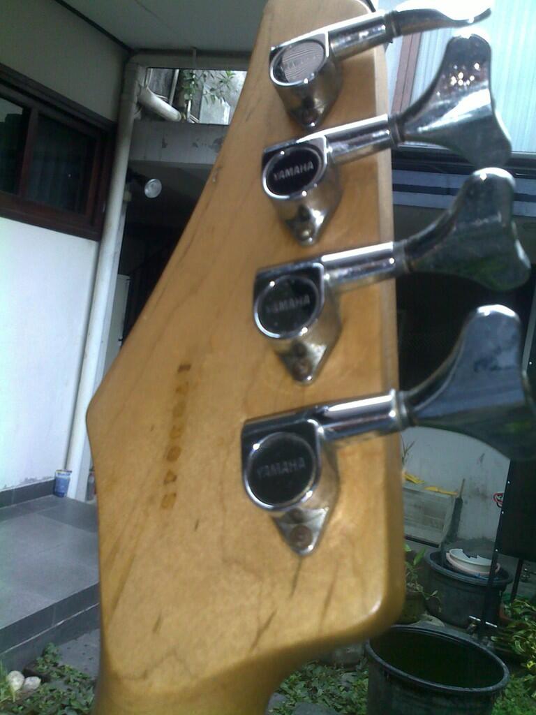 BASS YAMAHA VINTAGE