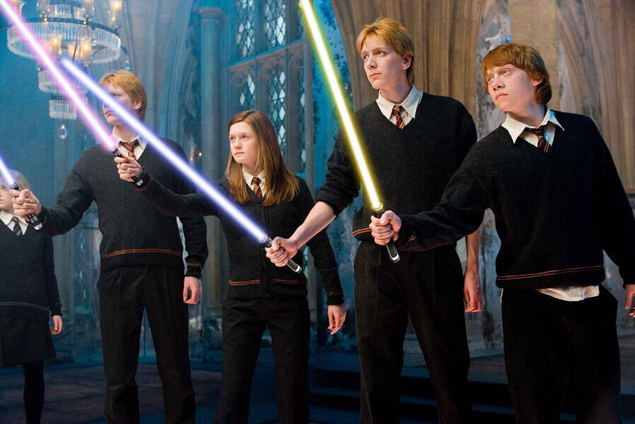 Bagimana kalau penyihir penyihir ini menggenggam LIGHTSABER? Pottermania MASUP