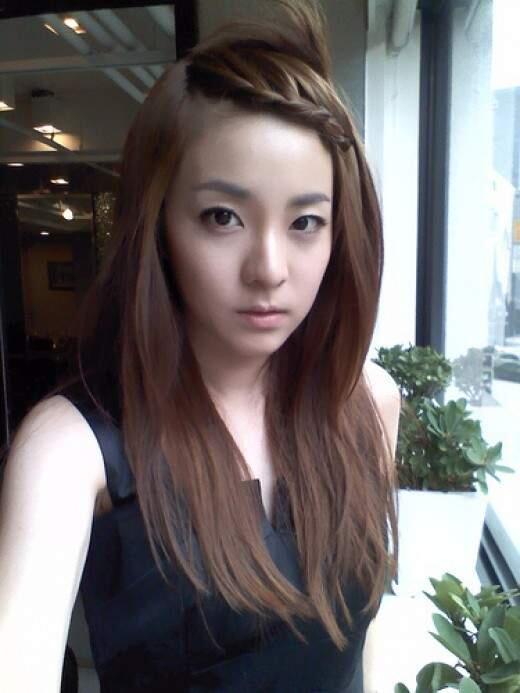 nihh gan... penampilan 2ne1 tanpa makeup dan sesudah memakai makeup! &#91;PICT++&#93;