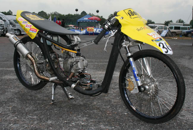 ini gan perbedaan &quot;DRAG BIKE&quot; di indonesia dan di luar negeri