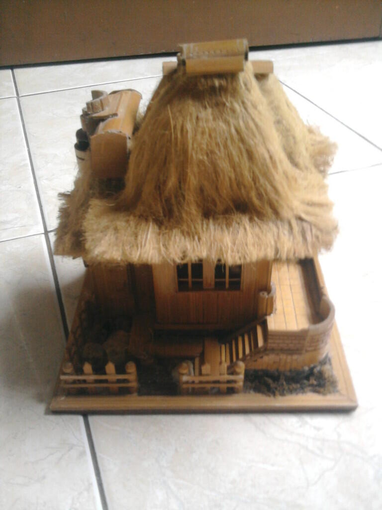Terjual Aneka Miniatur dari  Bambu  Maket Souvenir  dll 
