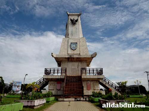 TUGU KEBANGGAAN SEMUA PROVINSI DI KALIMANTAN SELATAN