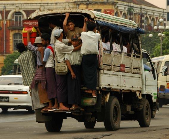 Realitas Lalu Lintas di Burma (Myanmar) yang Mengejutkan