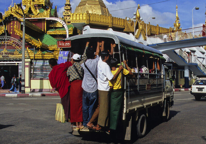 Realitas Lalu Lintas di Burma (Myanmar) yang Mengejutkan