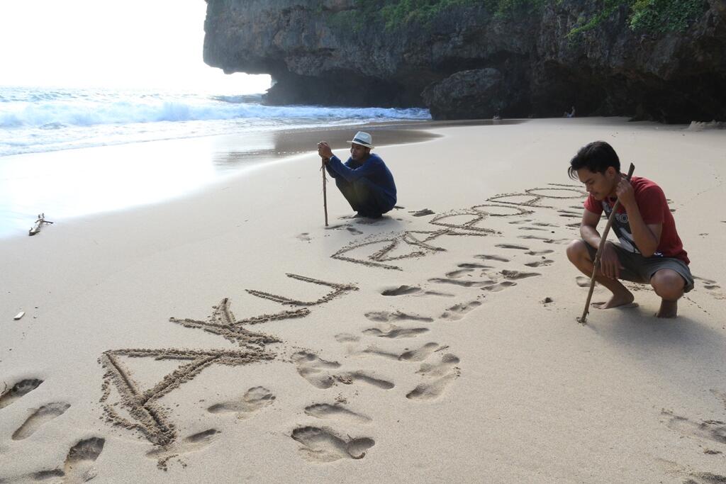 &#91;FR&#93; Blusukan Pantai Greweng, GunungKidul