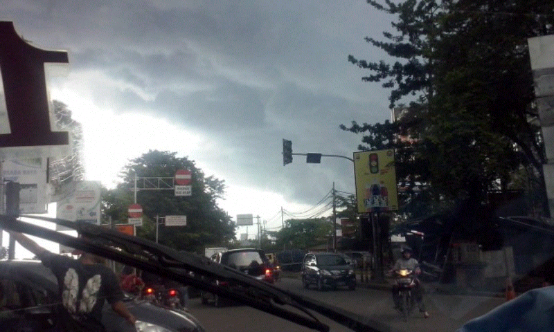 Cuaca Jakarta - Bekasi mengerikan !!!