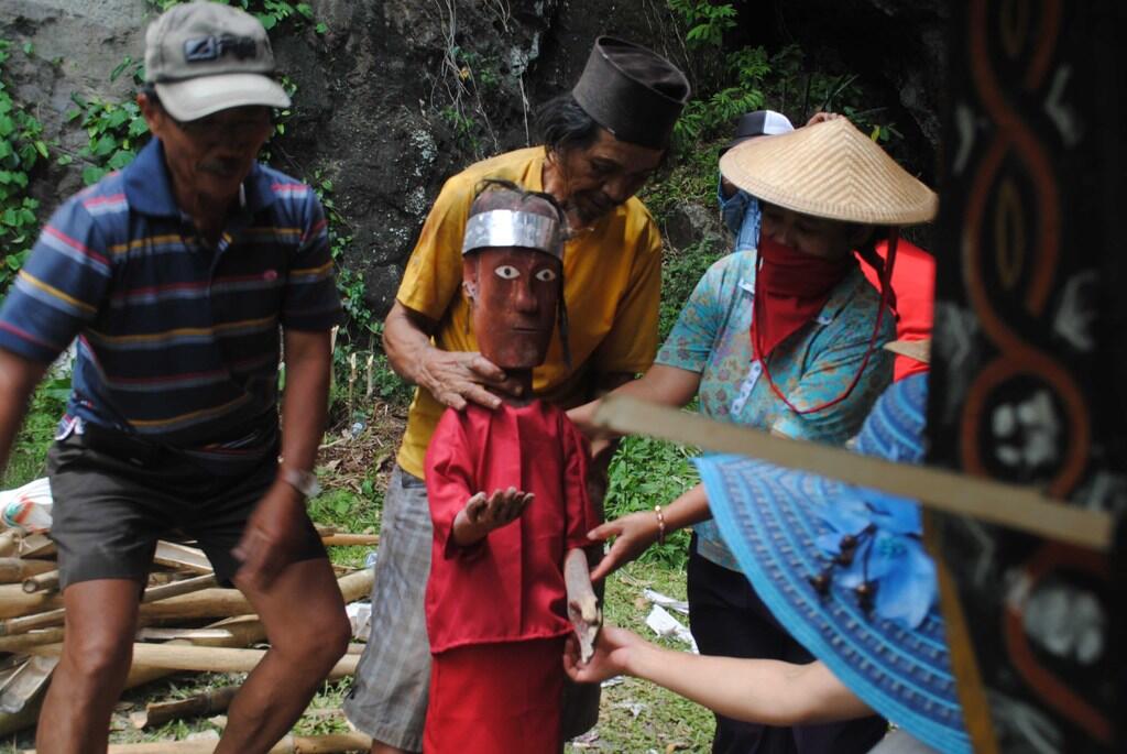 [Share] Ritual Ma' Nenek 2013 - Toraja