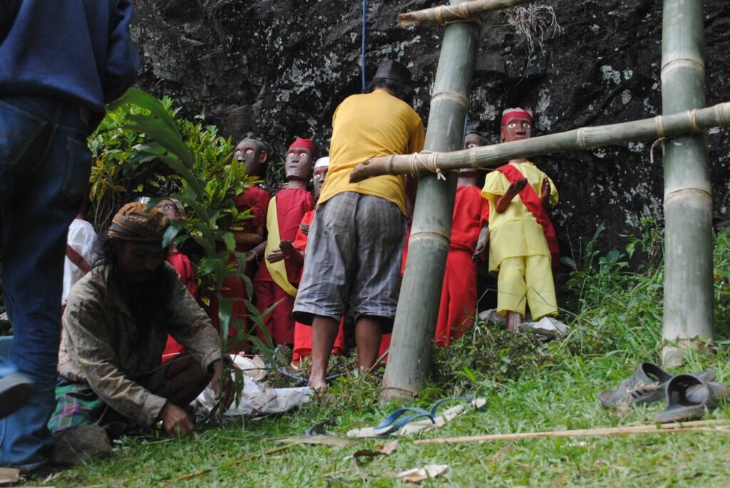 [Share] Ritual Ma' Nenek 2013 - Toraja