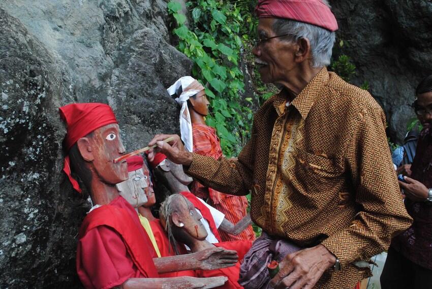 [Share] Ritual Ma' Nenek 2013 - Toraja