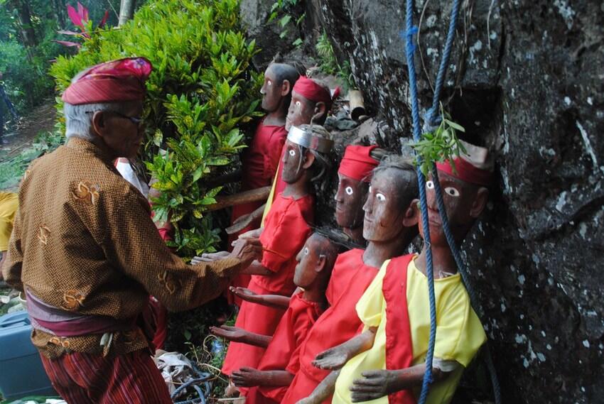 [Share] Ritual Ma' Nenek 2013 - Toraja