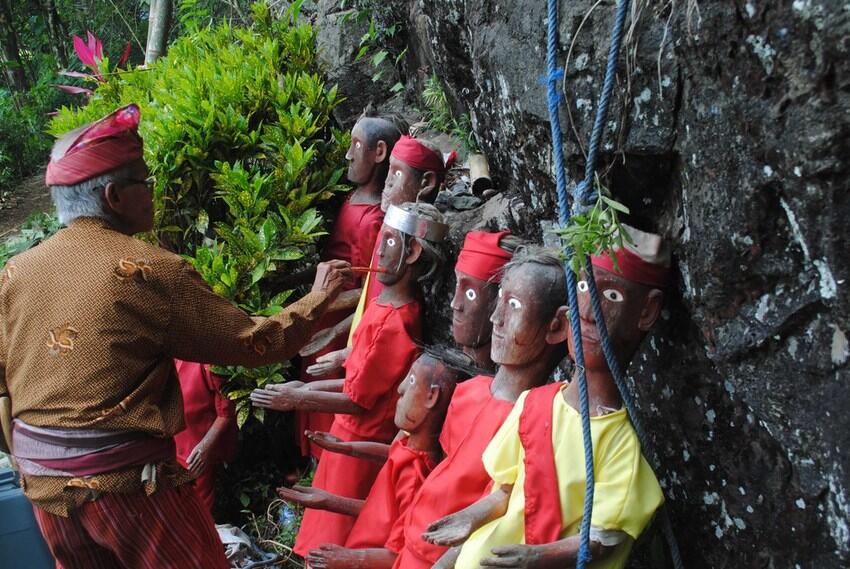[Share] Ritual Ma' Nenek 2013 - Toraja
