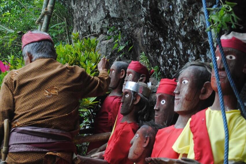 [Share] Ritual Ma' Nenek 2013 - Toraja