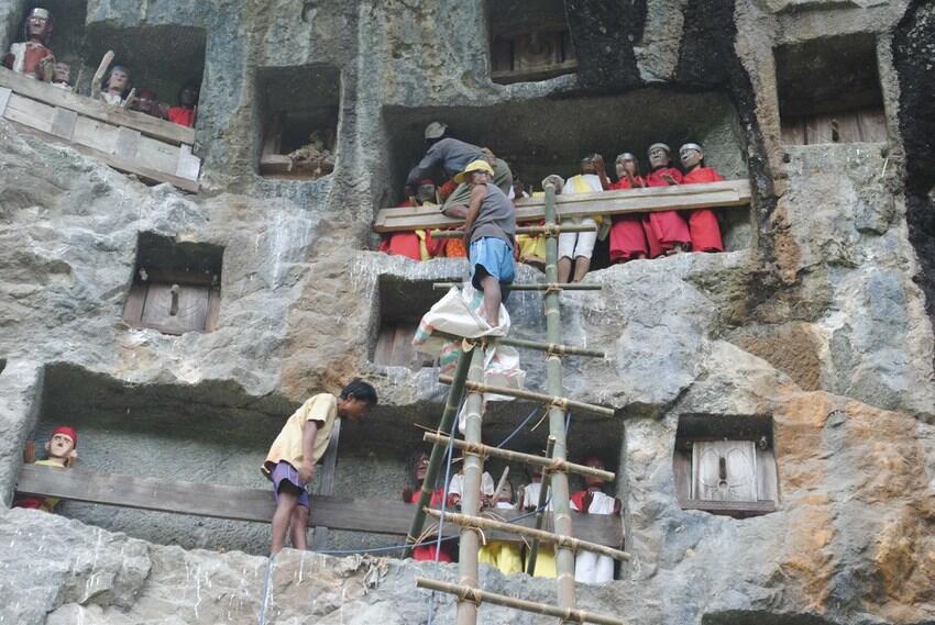 [Share] Ritual Ma' Nenek 2013 - Toraja