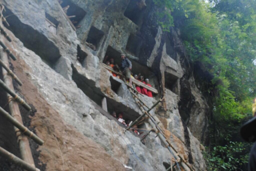 [Share] Ritual Ma' Nenek 2013 - Toraja