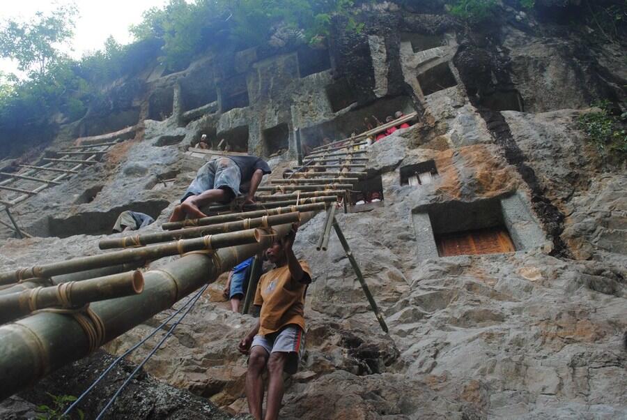 [Share] Ritual Ma' Nenek 2013 - Toraja