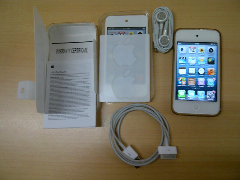 Apple iPod Touch 4th Gen 32Gb - White