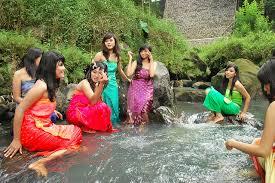 5 CARA DAN TRADISI MANDI ORANG INDONESIA DAHULU 