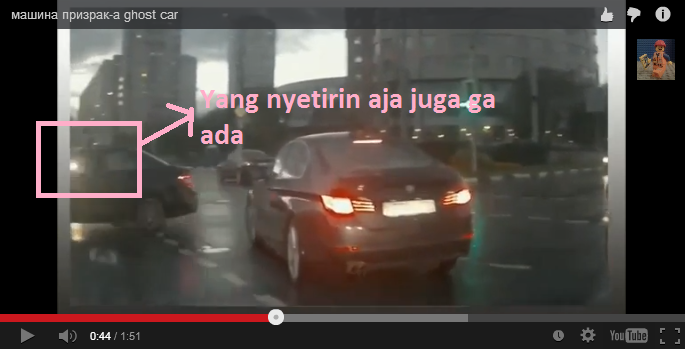 &#91;HOT&#93; Mobil Ini Muncul Tiba-tiba dan hampir terjadi tabrakan (GHOST CAR VIDEO INSIDE)